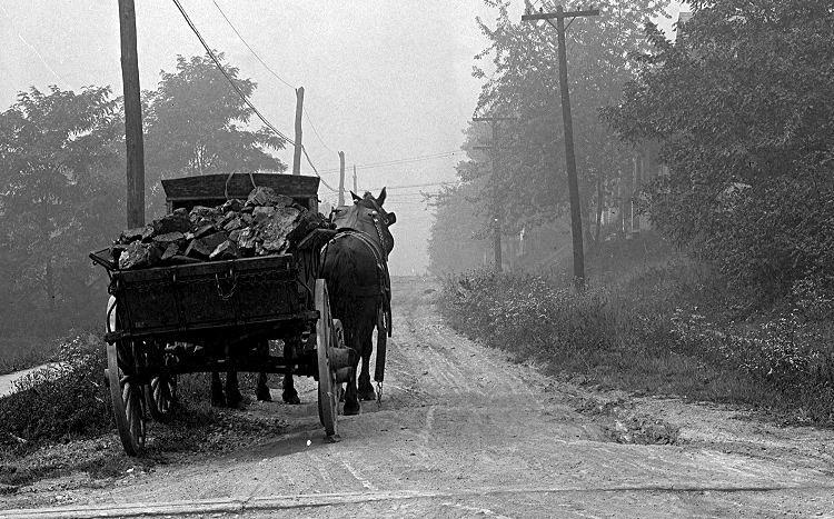 Freedom Avenue as seen from Merrick Avenue in 1924.