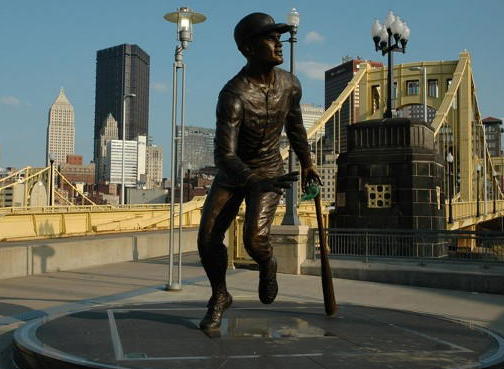 Statue of Roberto Clemente by the Clemente Bridge.
