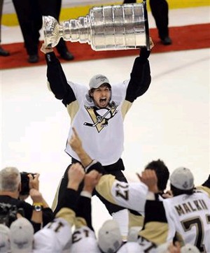Sidney Crosby brings the Stanley Cup
back to the City of Champions - 6/12/09.