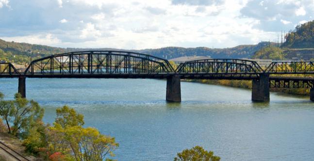 The Hot Metal Bridge in 2010.