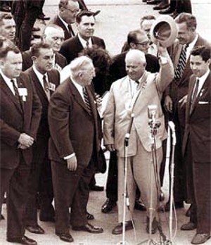 Mayor Thomas Gallagher bids the Russian leader
Nikita Kruschev farewell at Pittsburgh airport