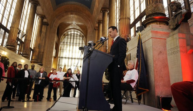 Mayor Luke Ravenstahl addresses gathering in
the lobby of the City-County Building.
