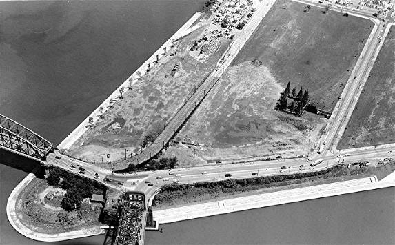 Pittsburgh's Point in 1955 after clearing for
the construction of Point State Park. The
blockhouse and the caretaker's home are
the only structures left standing.