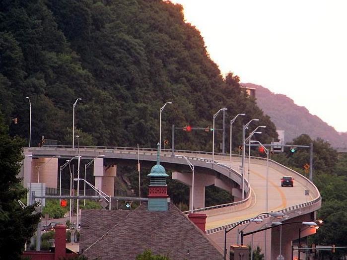 Ramp leading to the north portal of the Wabash Tunnel