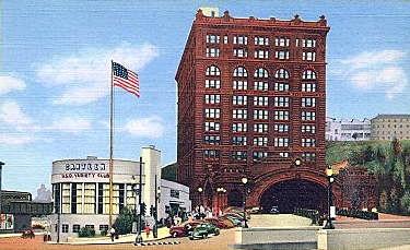 Union Station and the USO Variety
 Club and Canteen in the 1940s