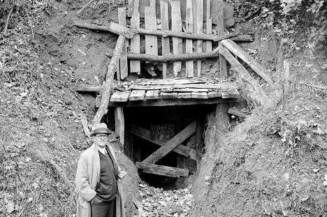 1937 Coal Mine along Library Road - 1937.
