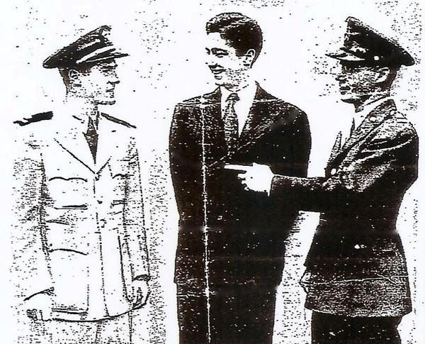 Lt. Tommy Cullison (right) and his
brothers Bill and Richard in 1943.