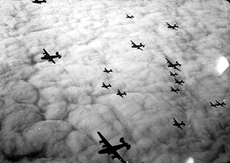 B24s of the 448th Bomb Group