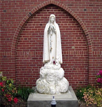 Statue of Mary, the Blessed
Mother in the church courtyard.