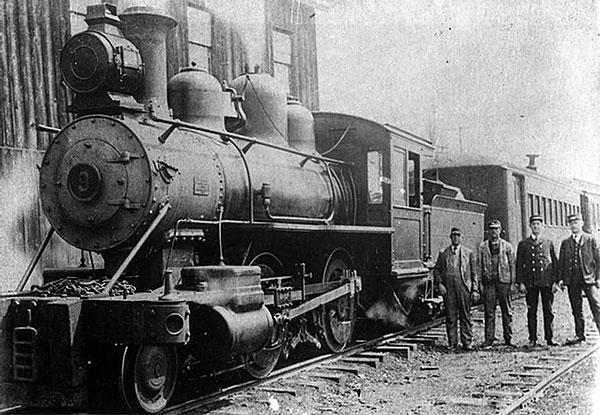 A P&CSRR locomotive at the Castle Shannon
maintenance and repair shop in 1901.