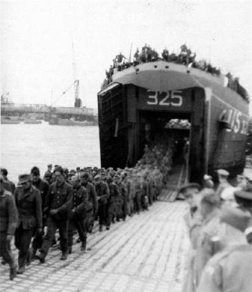 LST-325 in 1944